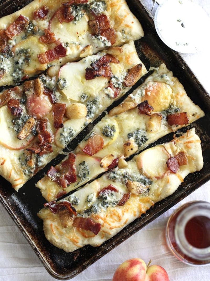 Apple and Gorgonzola Flatbread Pizza