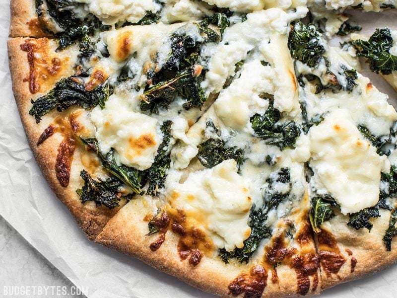 White Garlic Pizza