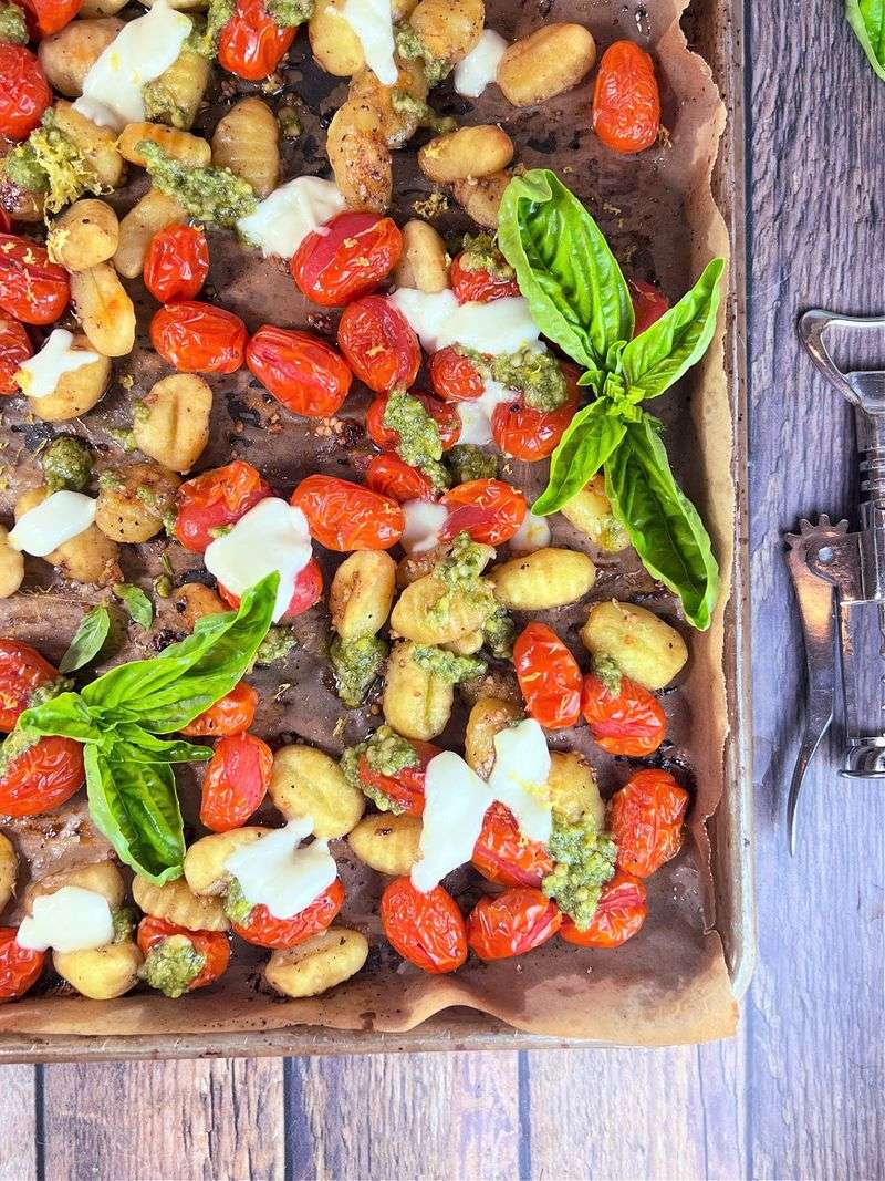 Pesto Gnocchi with Cherry Tomatoes and Mozzarella