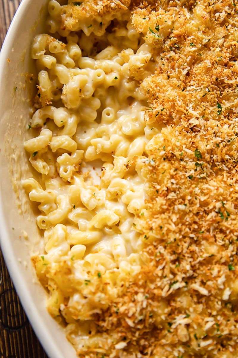 Crispy Baked Mac and Cheese with Breadcrumb Topping