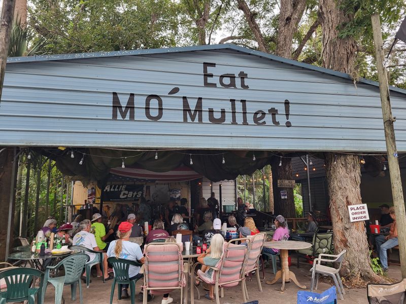 Ouzts Too Oyster Bar & Grill, Newport, Florida