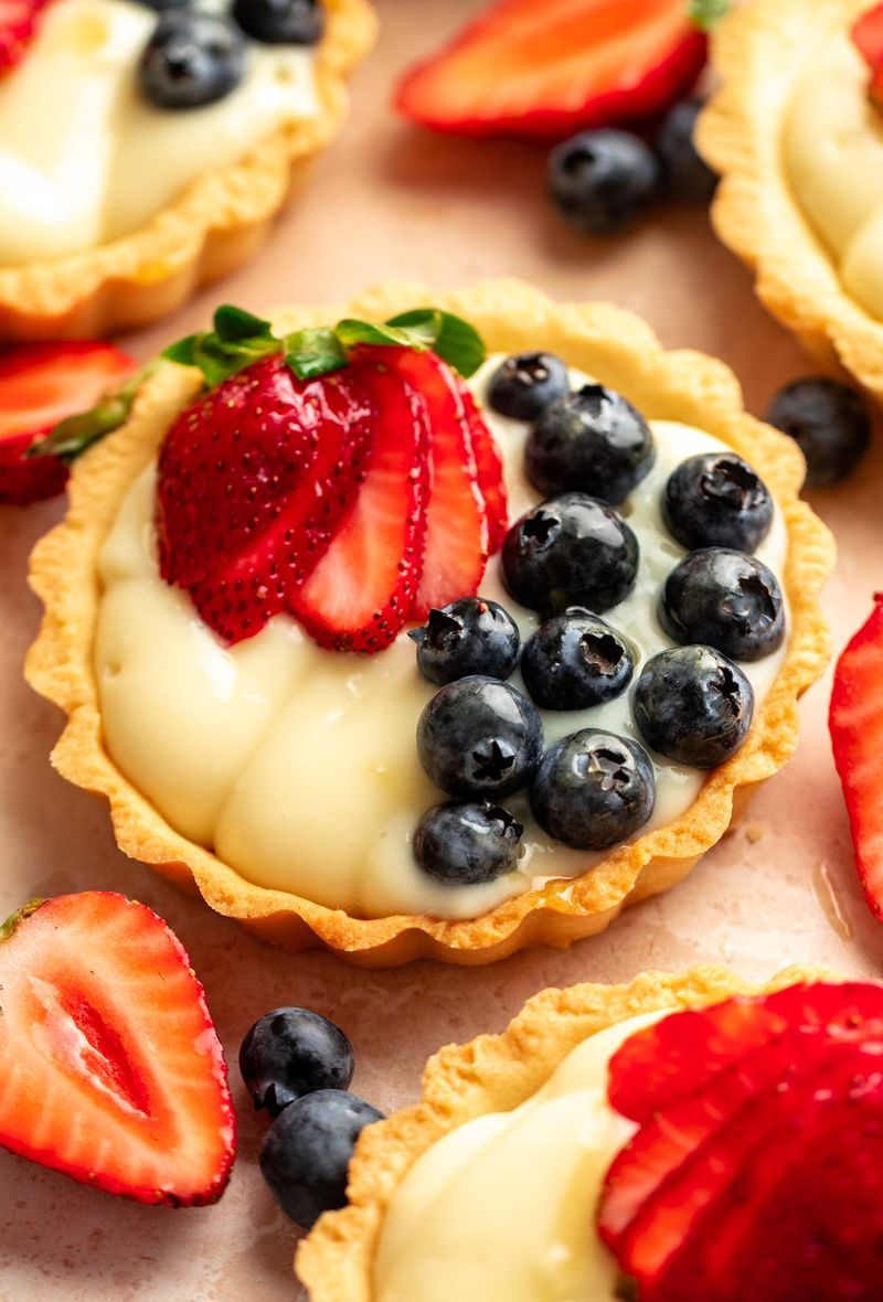 Tartlets with Pastry Cream
