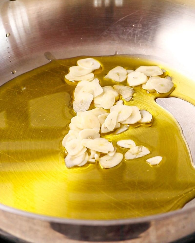 Smelling Garlic Hit a Hot Pan
