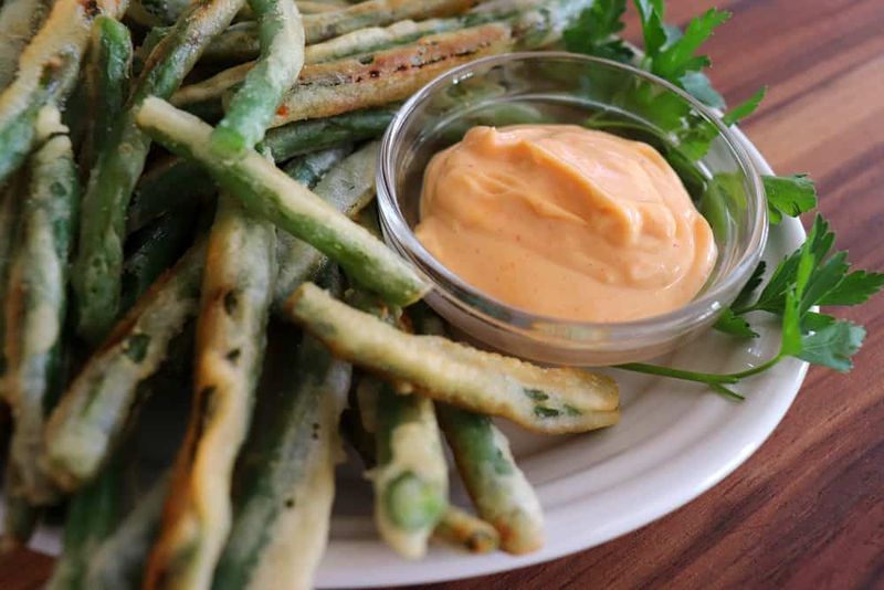 Tempura Green Beans With Sriracha Mayo