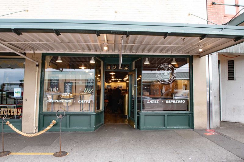 Starbucks: Three Friends and a Coffee Dream