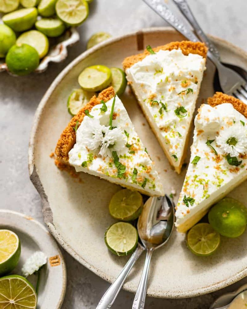 Key Lime Pie with Graham Cracker Crust