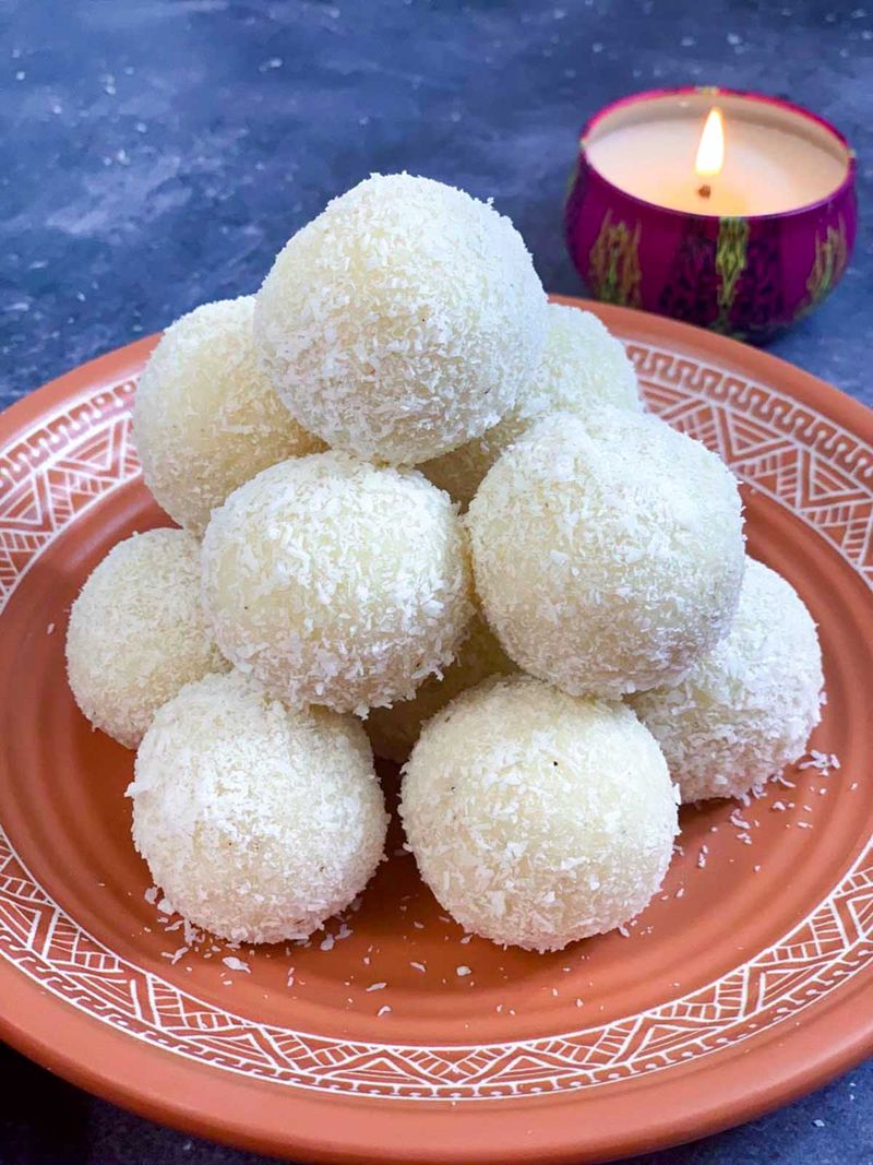 Coconut Ladoo