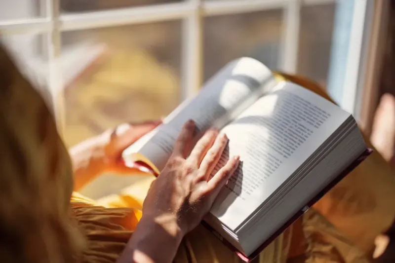 Reading at the Table During Meals