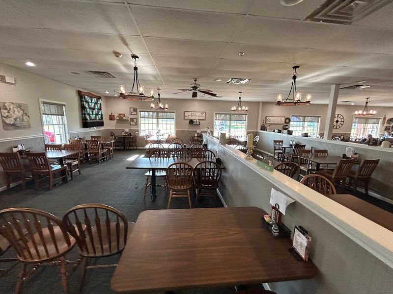 Mary Yoder's Amish Kitchen - Ohio