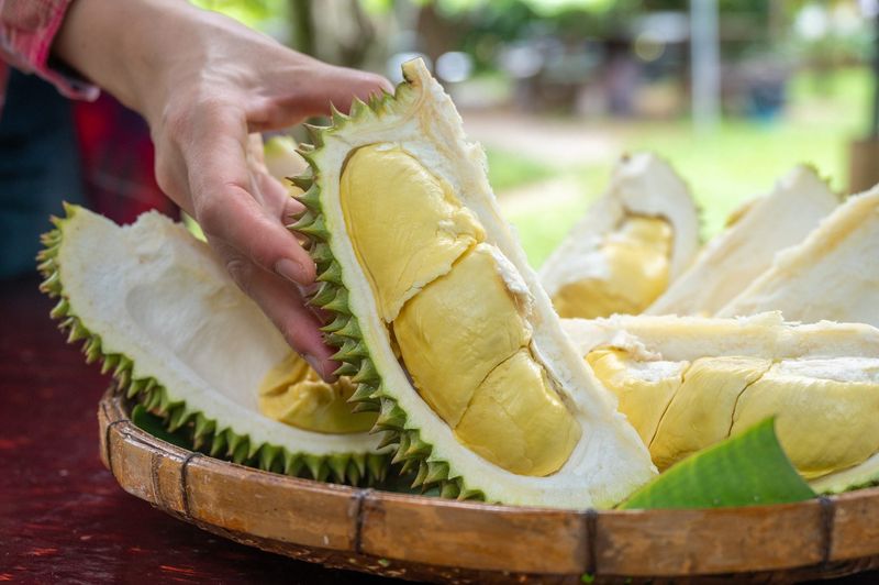 Eating Foods With Strong or Pungent Smells