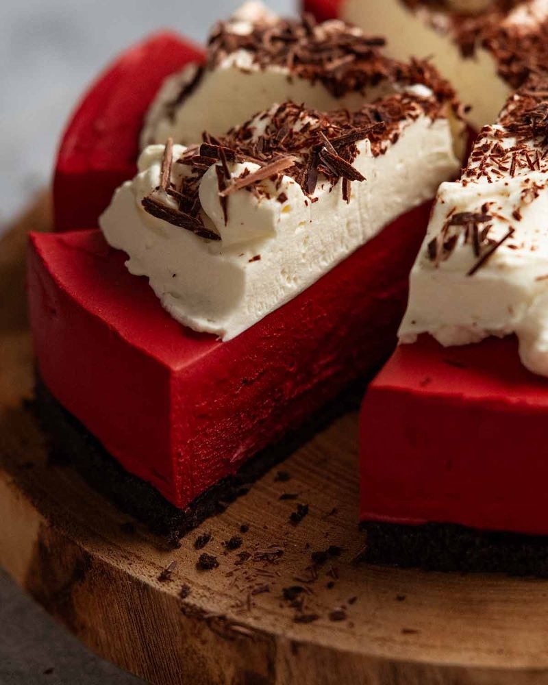 Red Velvet Cheesecake Cake