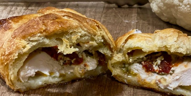 Pesto Chicken and Sun-Dried Tomato Slice