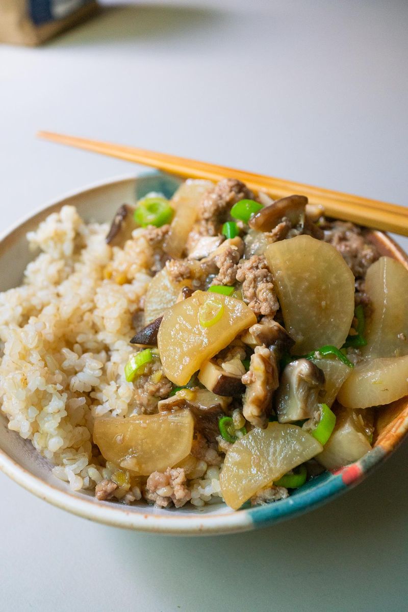 Stir-Fried Daikon with Pork and Ginger