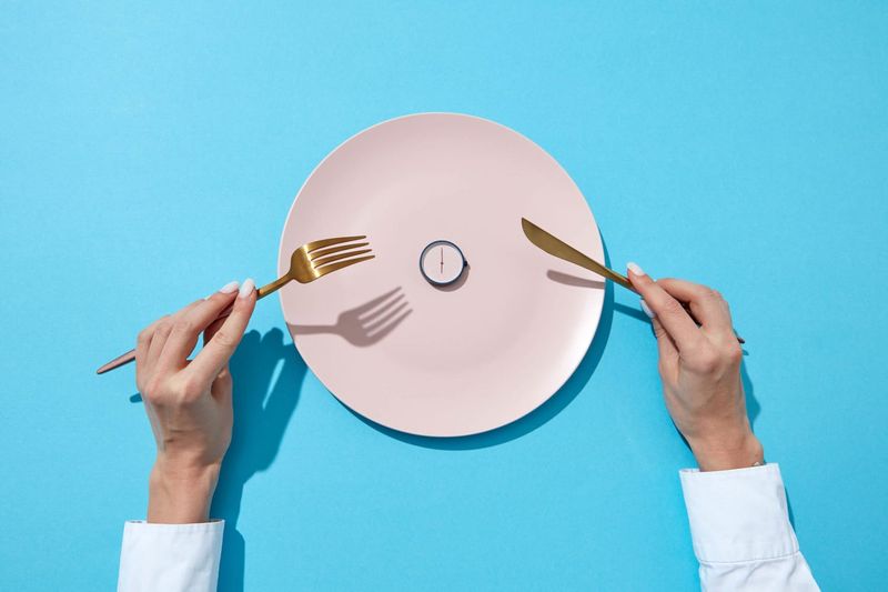 Eating at a Fixed Time Every Night