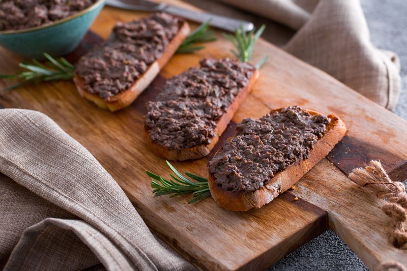 Crostini con Fegatini
