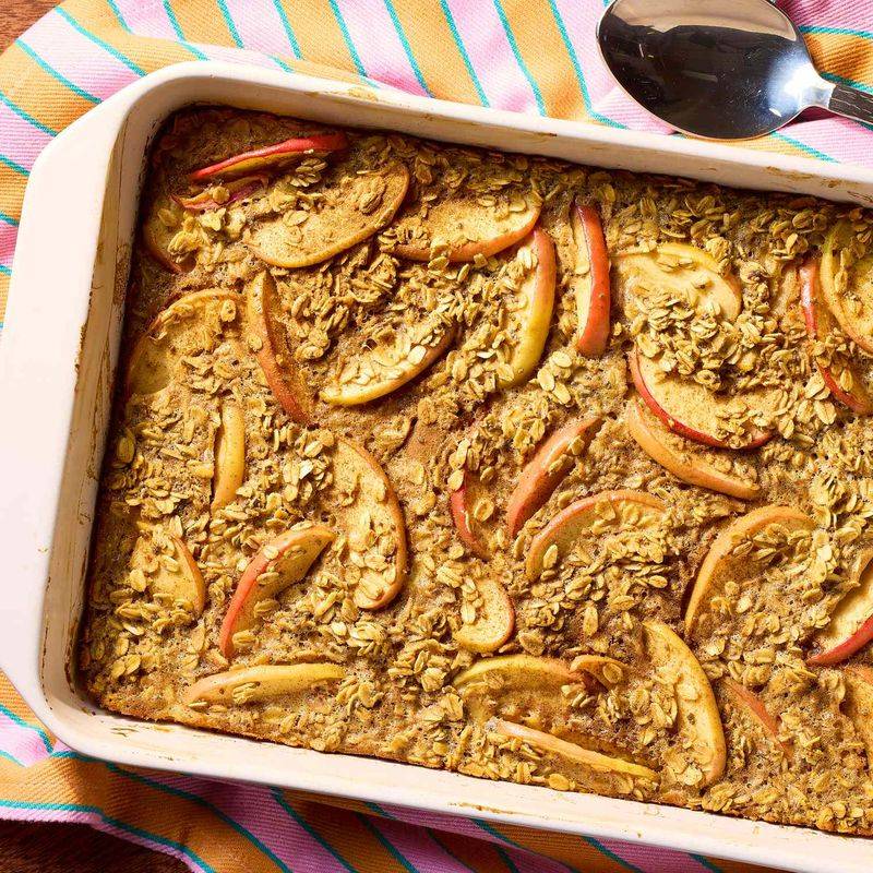 Apple Pie Baked Oatmeal