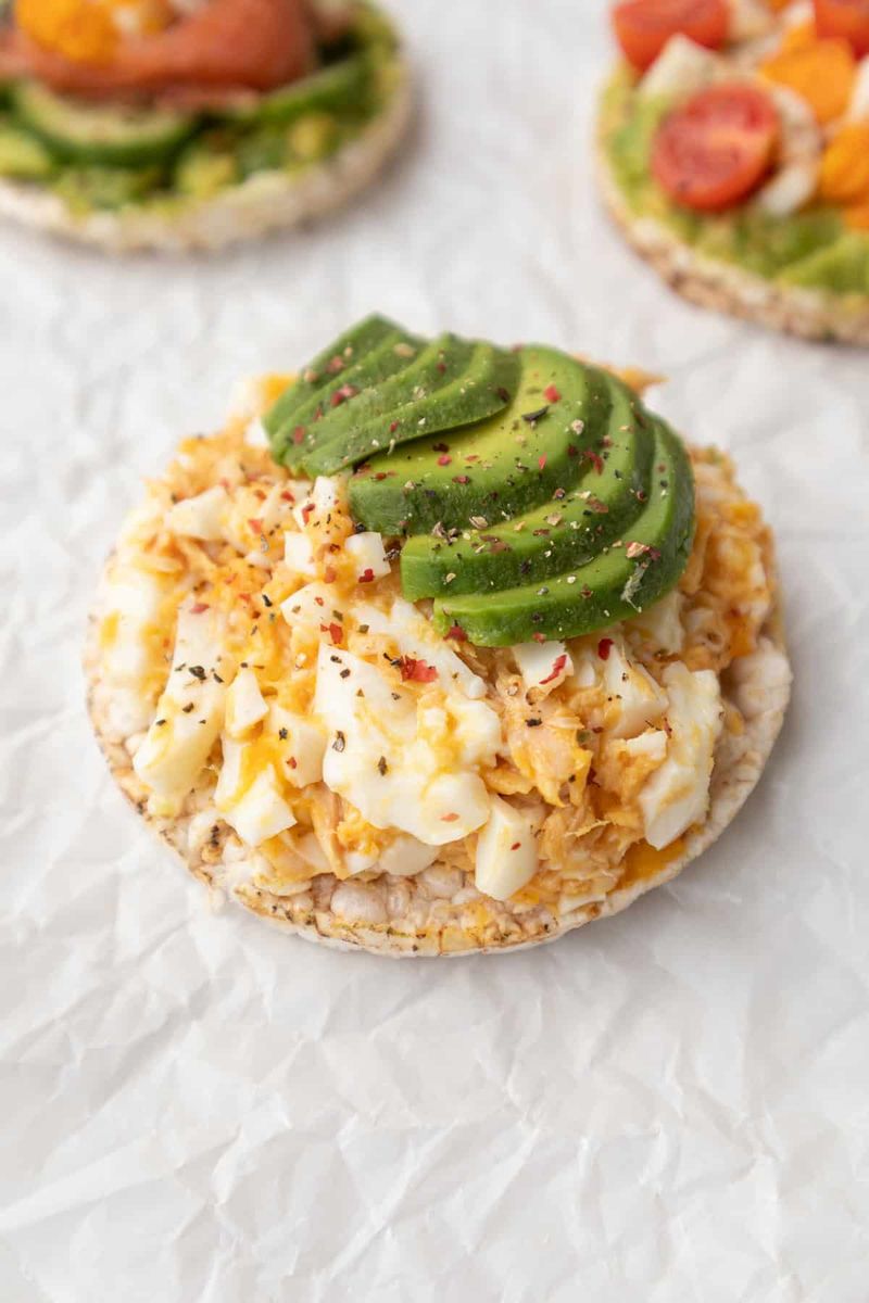 Rice Cakes with Avocado