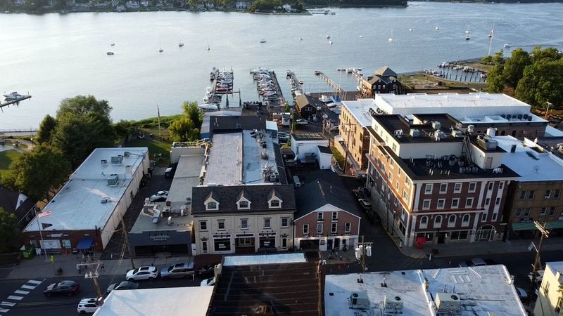 26 West on the Navesink (Red Bank)
