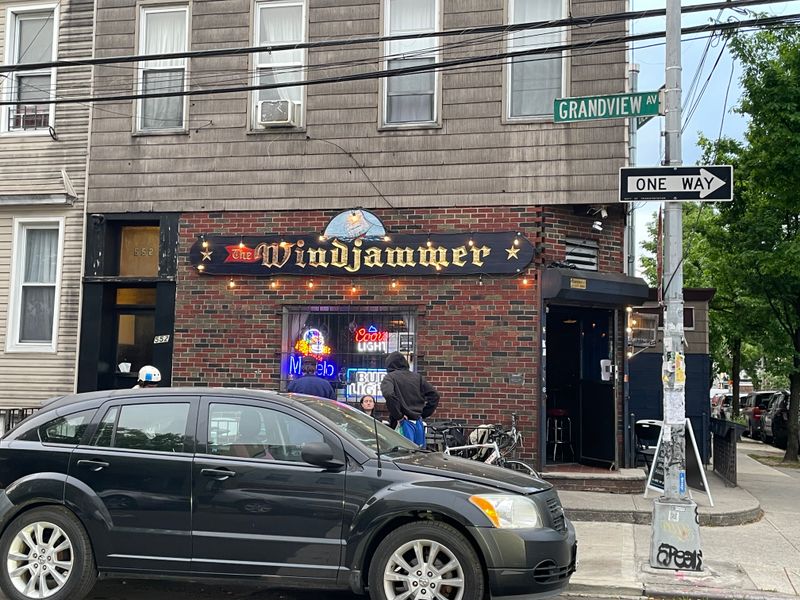 Windjammer Bar & Grill - Michigan