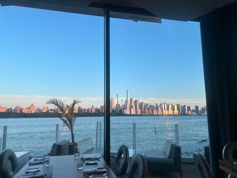 Waterside Restaurant (North Bergen)