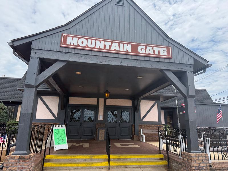 Mountain Gate Family Restaurant