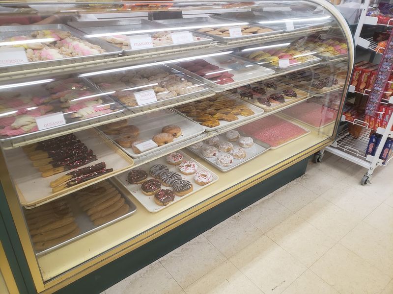 El Aguila Bakery
