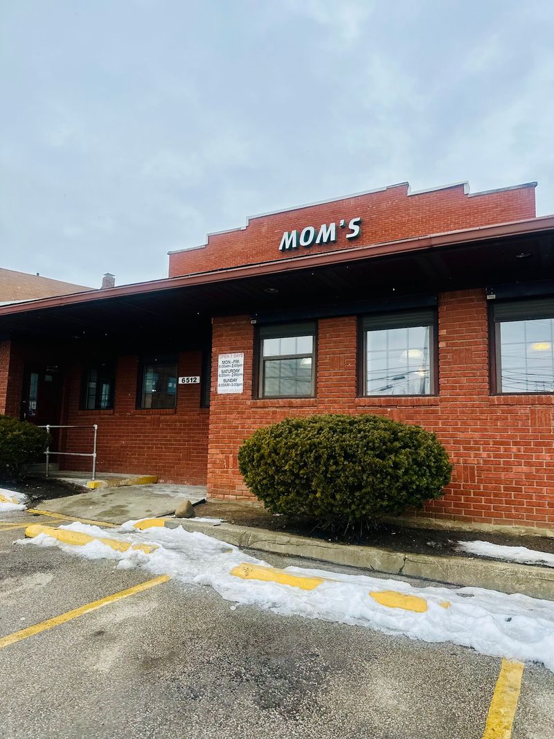 Mom's Family Restaurant