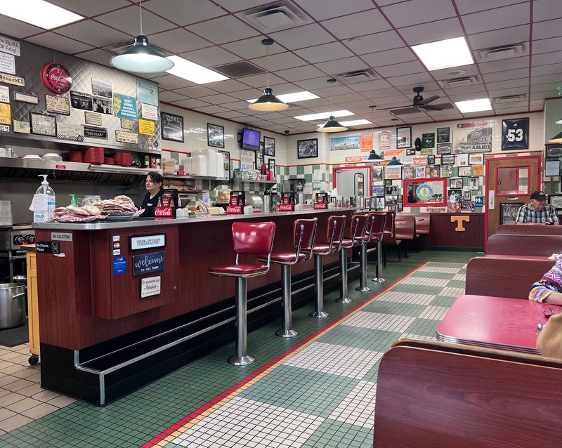 Nick & J's Cafe