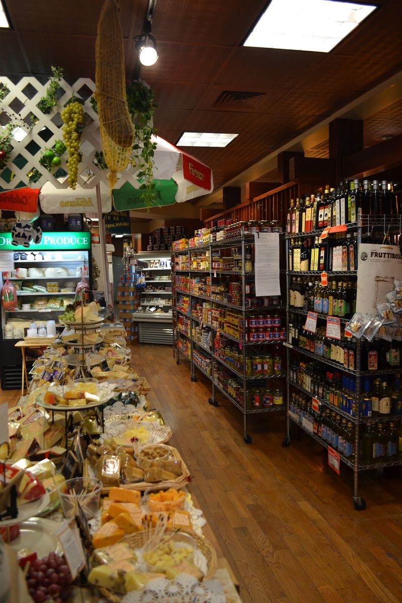 Cardona's Market